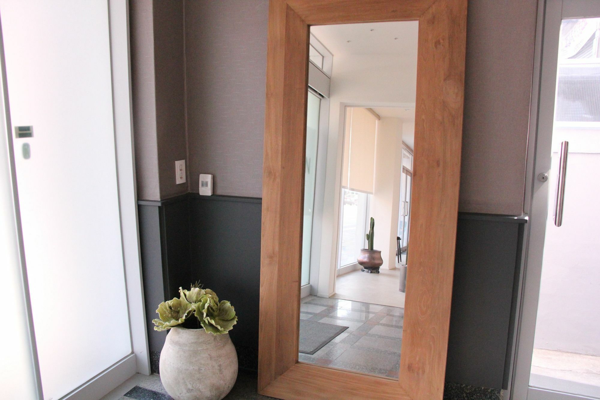 Wood House Hotel Пусан Екстериор снимка